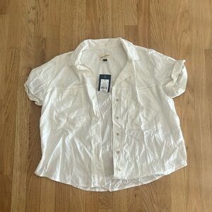 Universal Thread, White button down T-Shirt